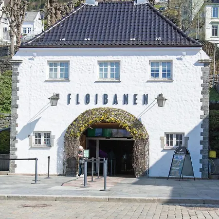 Delightful Bryggen - Norwegians Minimum Age 25 * Bergen