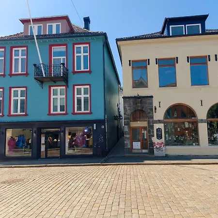 Delightful Bryggen - Norwegians Minimum Age 25 베르겐