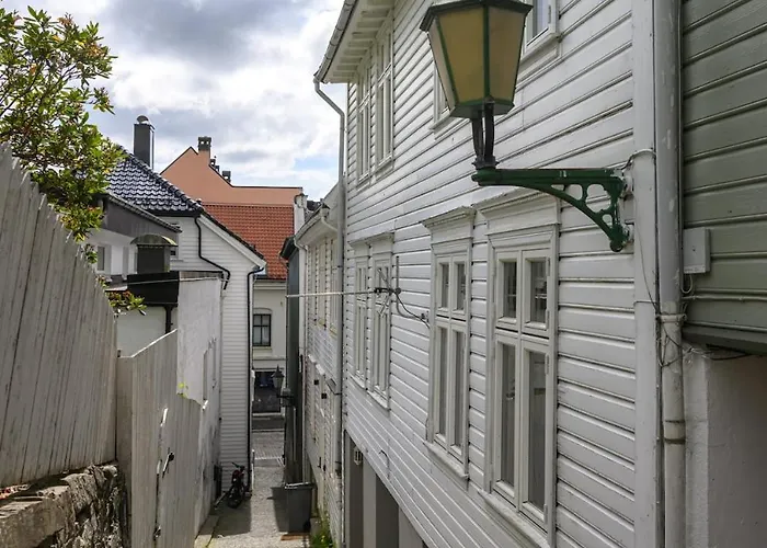 Delightful Bryggen - Norwegians Minimum Age 25 아파트 *